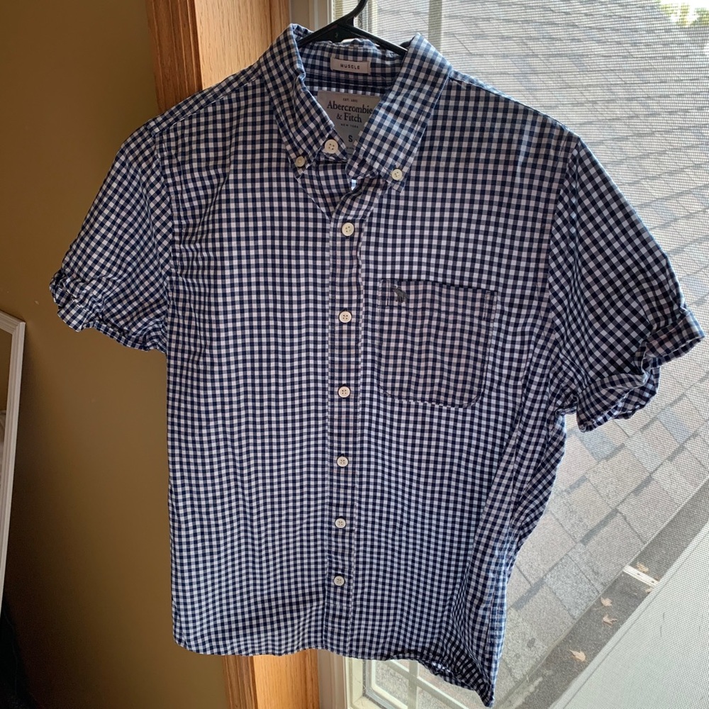 Men’s Adult Small Abercrombie and Fitch Button Up
